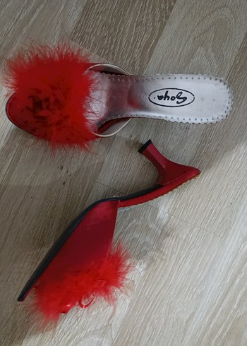 Kırmızı Tüylü Topuklu Kadın Terlik - Görsel 2