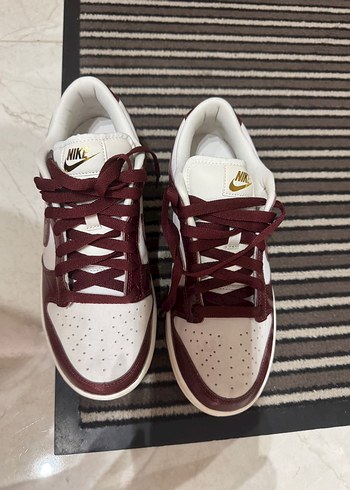 Bordo Nike dunk low