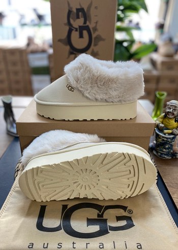 Ugg UGG Kadın Kürklü Dolgu Topuk Bot