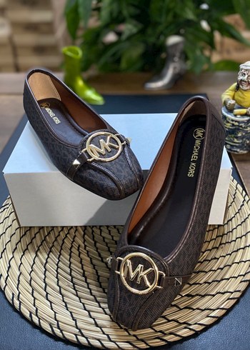 M.Kors Kahverengi Tokalı Klasik Kadın Babet - Görsel 3