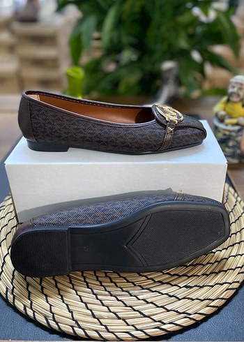 M.Kors Kahverengi Tokalı Klasik Kadın Babet - Görsel 2