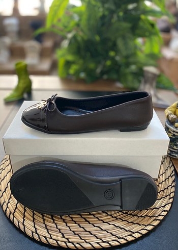 Tory Burch Kahverengi Tokalı Kadın Babet - Görsel 2