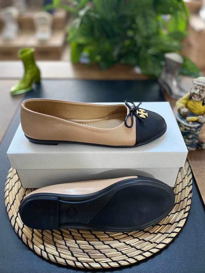 Tory Burch Bej Siyah Kadın Tokalı Babet, - Görsel 2