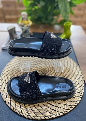 Miu Miu Siyah Parlak Taşlı Platform Kadın Terlik