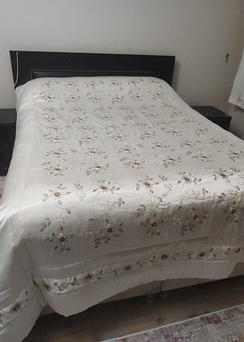 İşlemeli Beyaz Krem Yatak Örtüsü - Görsel 8