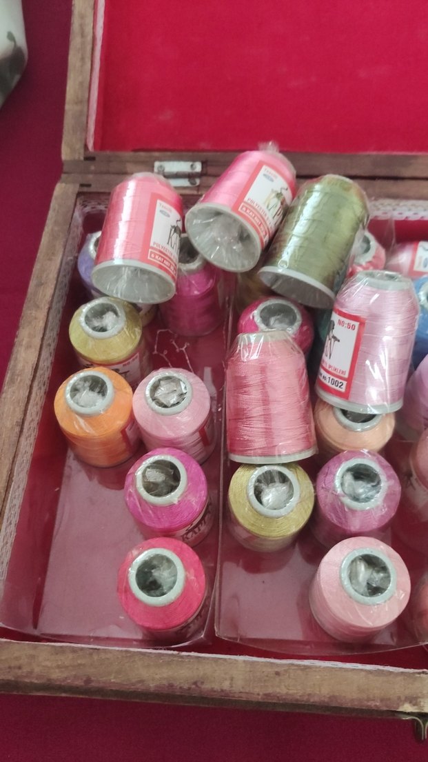 Renkli oya dantel ipliği 10 tane fiyatıdır - Görsel 2