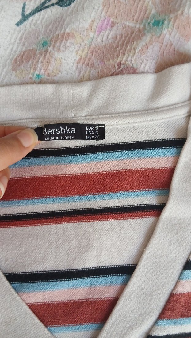 Çizgili V Yaka Düğmeli crop - Görsel 2