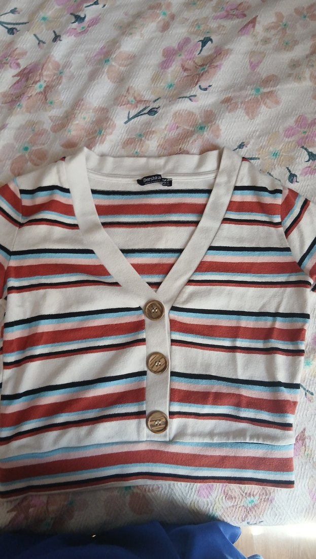 Çizgili V Yaka Düğmeli crop - Görsel 3