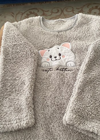 Gri Nakışlı Peluş gece Kıyafeti - Görsel 3