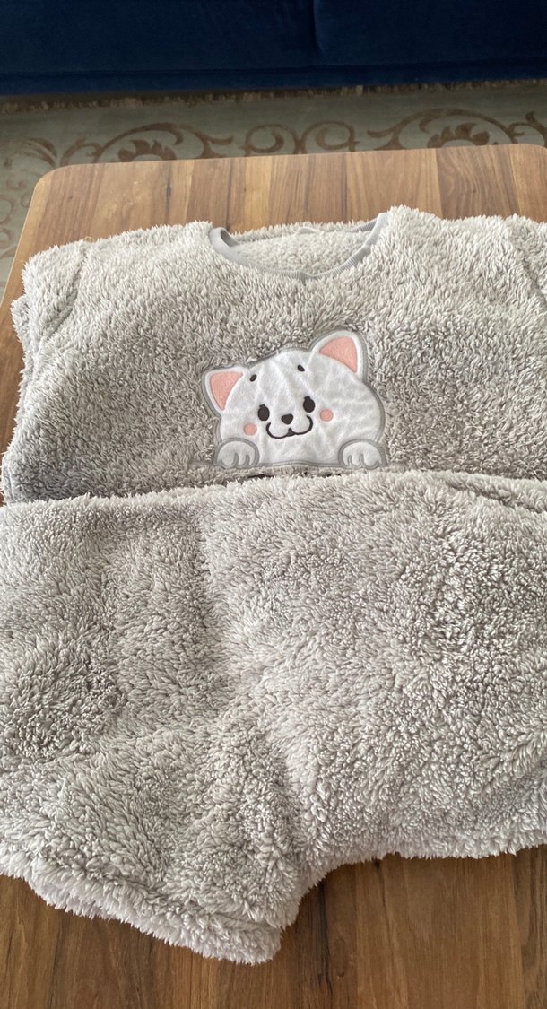 Gri Nakışlı Peluş gece Kıyafeti - Görsel 4