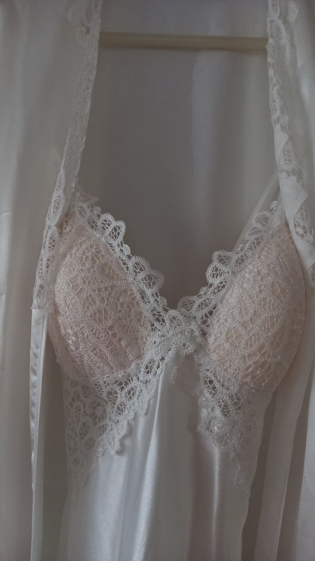 Beyaz Uzun Kollu Kadın Sabahlık - Görsel 2