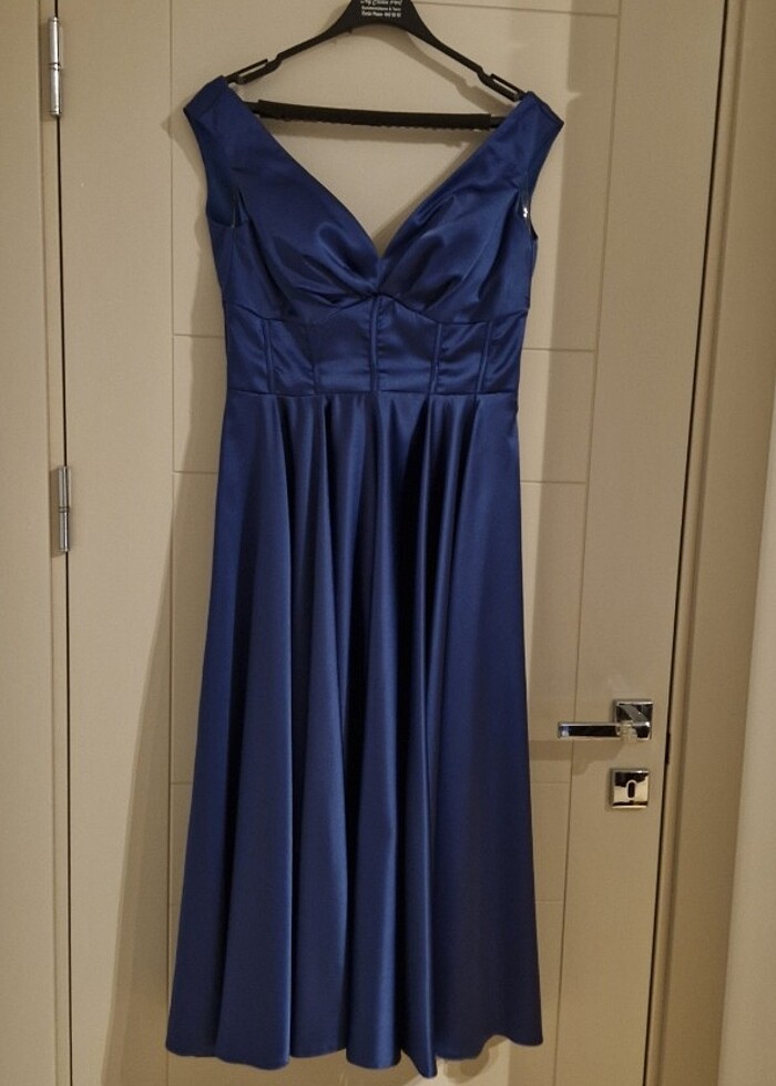 Mezuniyet partisine uygun abiye - Görsel 4