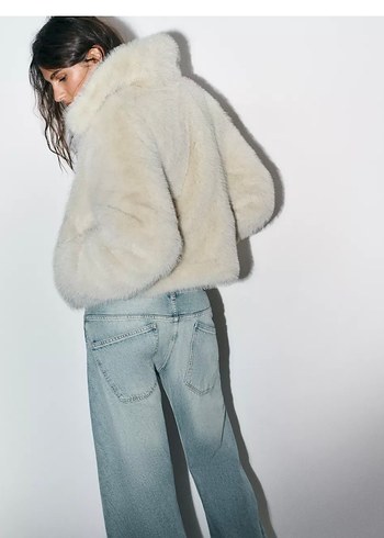 Zara Yüksek Yaka Peluş Kadın Ceket - Görsel 4