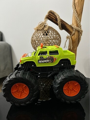 Beden Renk Yeşil monster 4X4 jip oyuncak araba
