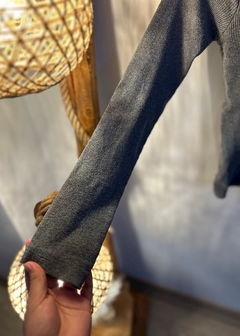 Gri Damla Yaka Bluz - Görsel 4