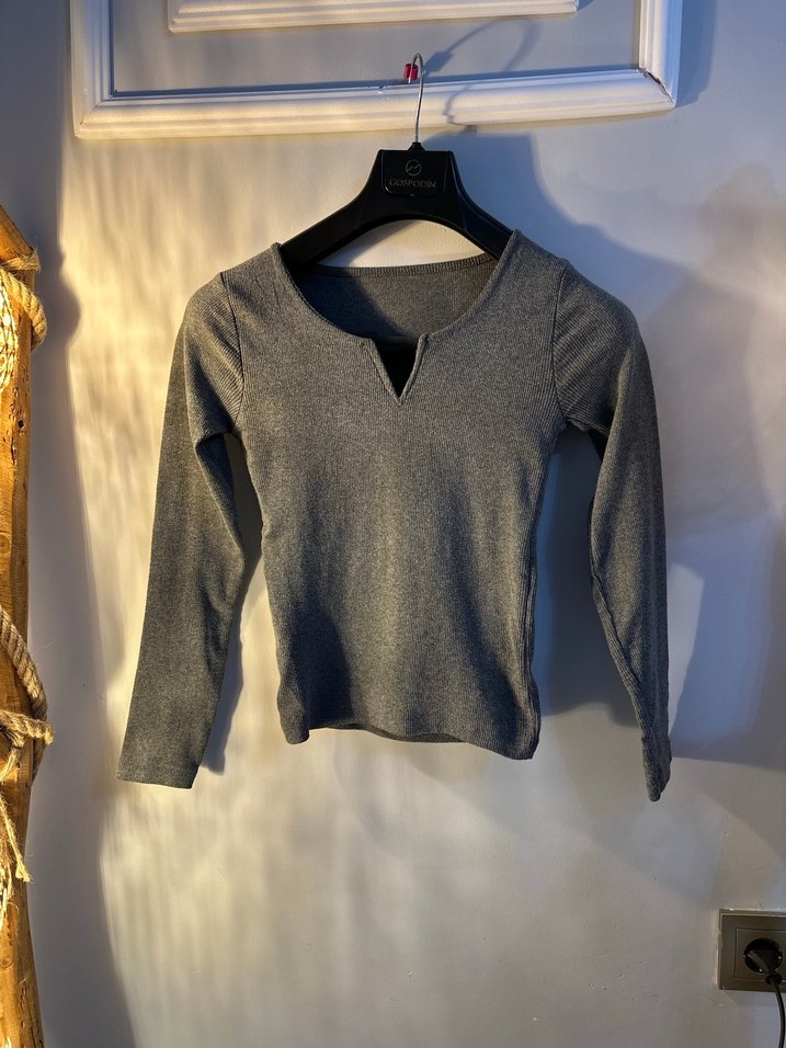 Gri Damla Yaka Bluz - Görsel 5