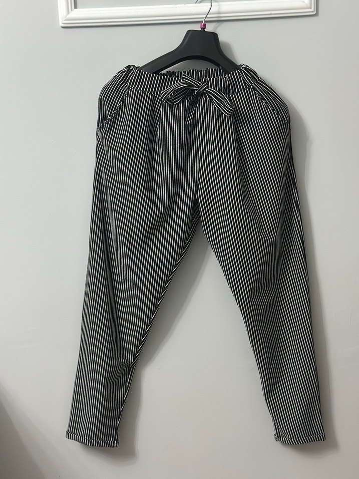 Şık ve Rahat Çizgili Casual Pantolon - Görsel 4