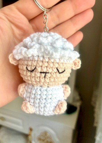 Amigurumi kuzu anahtarlık
