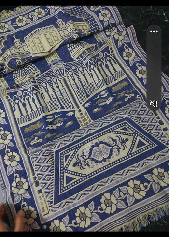 Beden Koyu Mavi Nakışlı Seccade