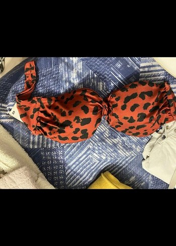 Kırmızı Desenli Mini Bikini Üstü H&M marka XXS