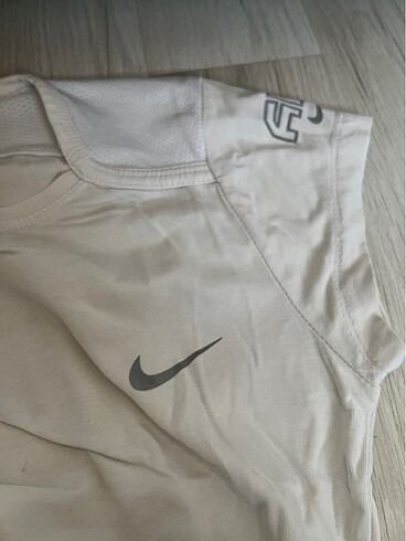 m Beden Nike tshirt