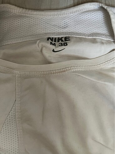 m Beden beyaz Renk Nike tshirt