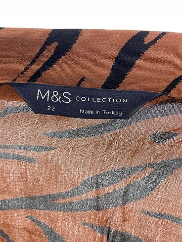 50 Beden çeşitli Renk Marks & Spencer Gömlek %70 İndirimli.