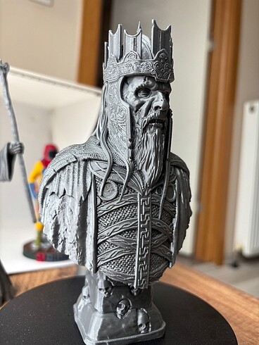  King Of The Dead Büst ????