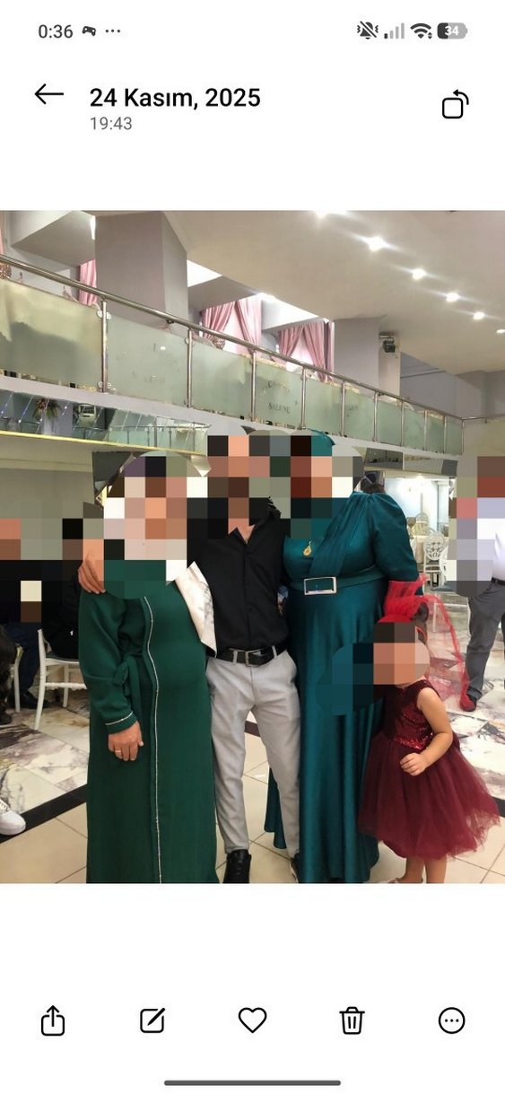 Uzun Kollu Drapeli Yeşil Abiye Elbise - Görsel 2