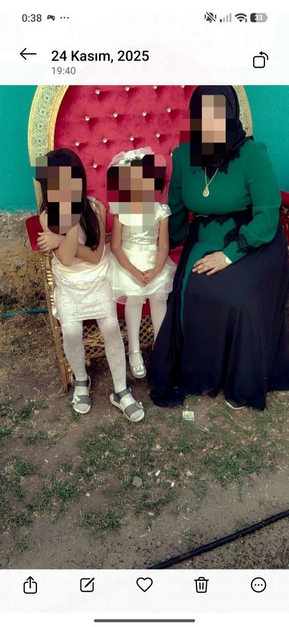 Yeşil Siyah Etnik Desenli Midi Tesettür Elbise - Görsel 3