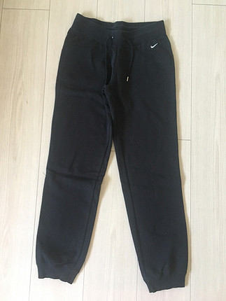 Nike eşofman altı hiç giyilmedi 