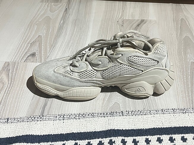 42 Beden yeezy 500
