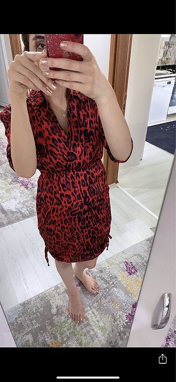 Kırmızı leopar elbise