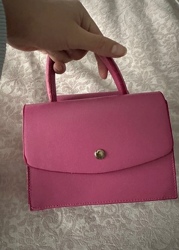 Diğer Zincir Detaylı Koyu Pembe Deri Kadın Çanta