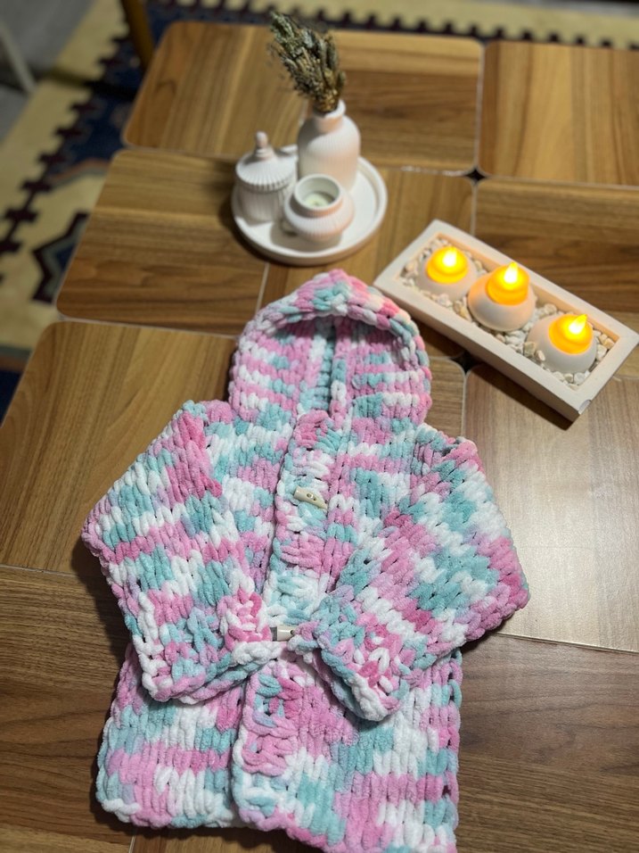 Çocuk için Çok Renkli Örgü Kapüşonlu Hırka - Görsel 2
