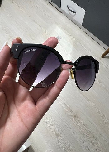 Lacoste güneş gözlüğü