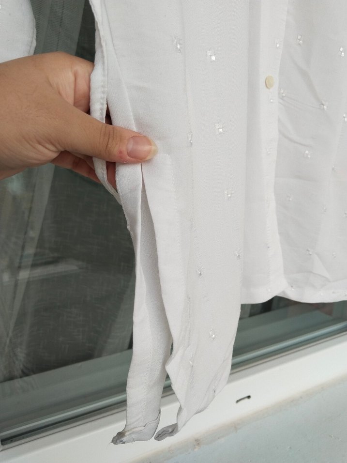 Düğmeli Beyaz Kadın Gömlek - Görsel 2