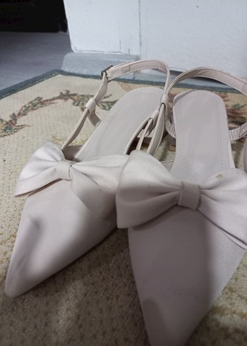 Bej Fiyonklu Kadın Dolgu Topuk Ayakkabı - Görsel 2