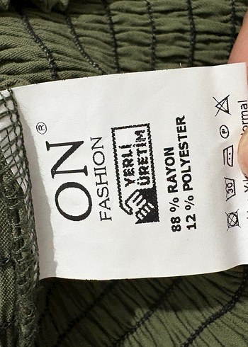 Kısa Kollu Pliseli Keten Yeşil Bluz - Görsel 3