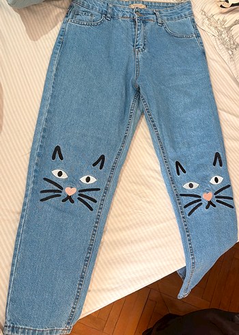 Diğer Kedi İslemeli Acik Mavi Denim Jean