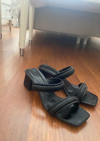 Siyah Kadın Topuklu Sandalet - Görsel 4