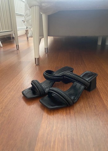 Siyah Kadın Topuklu Sandalet - Görsel 2