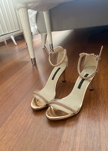 Rose gold Parlak Tokalı İnce Topuklu ayakkabı - Görsel 3