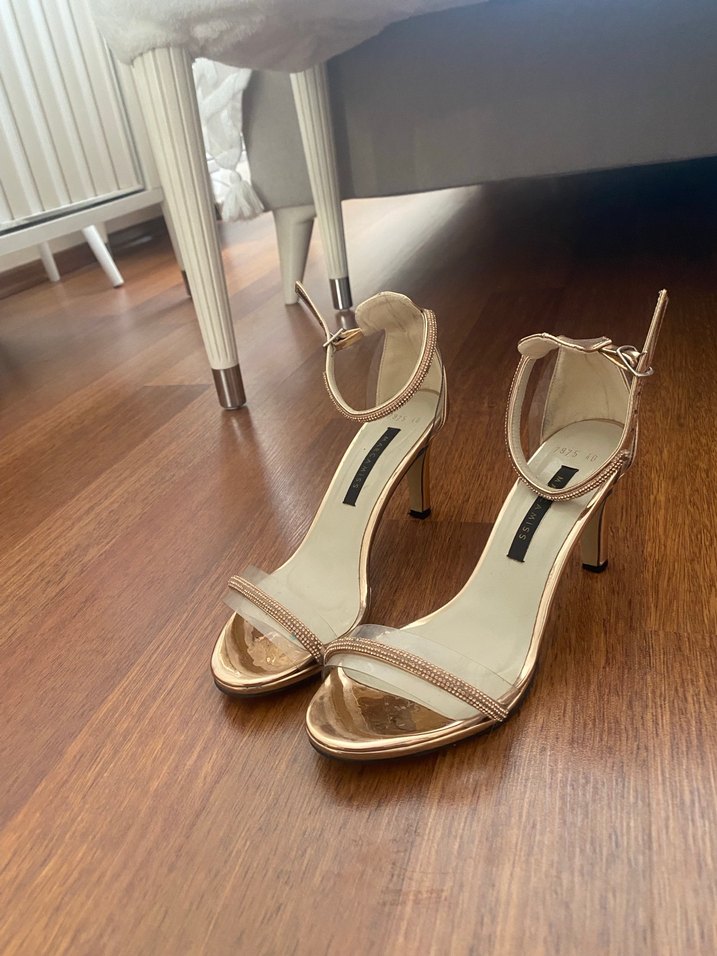 Rose gold Parlak Tokalı İnce Topuklu ayakkabı - Görsel 3