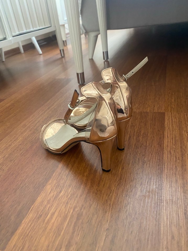 Rose gold Parlak Tokalı İnce Topuklu ayakkabı - Görsel 5