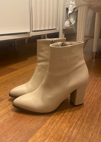 Bej Deri Fermuarlı topuklu  Kadın Bot - Görsel 4