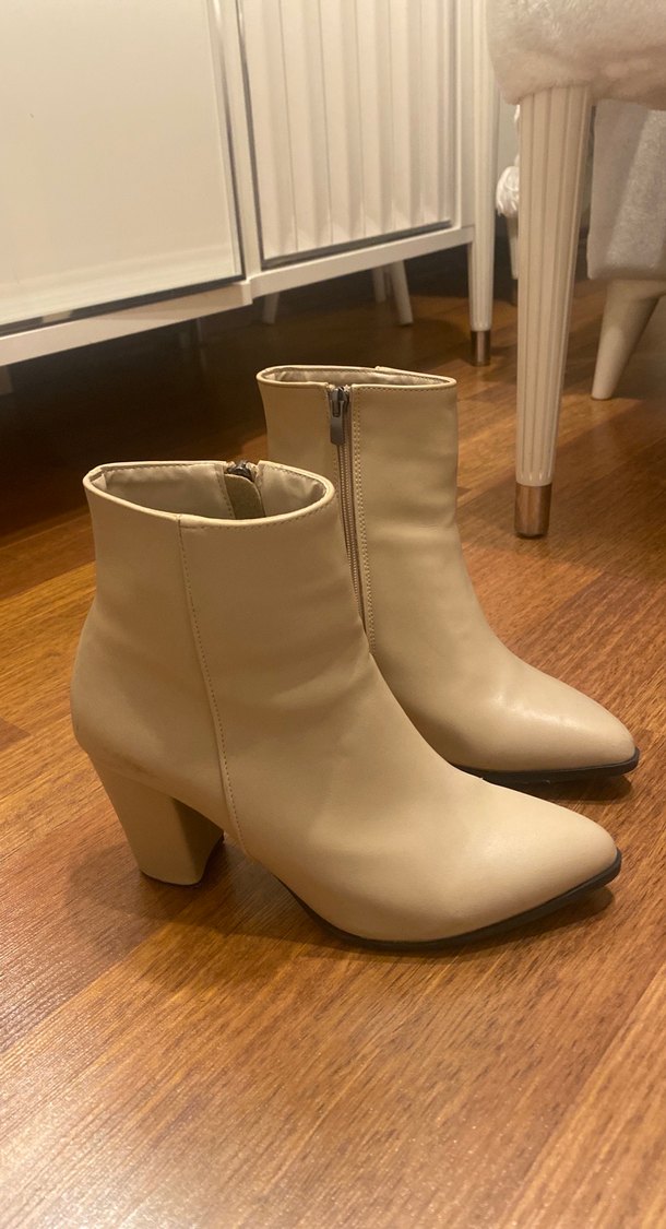 Bej Deri Fermuarlı topuklu  Kadın Bot - Görsel 3