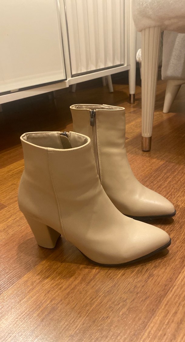 Bej Deri Fermuarlı topuklu  Kadın Bot - Görsel 2