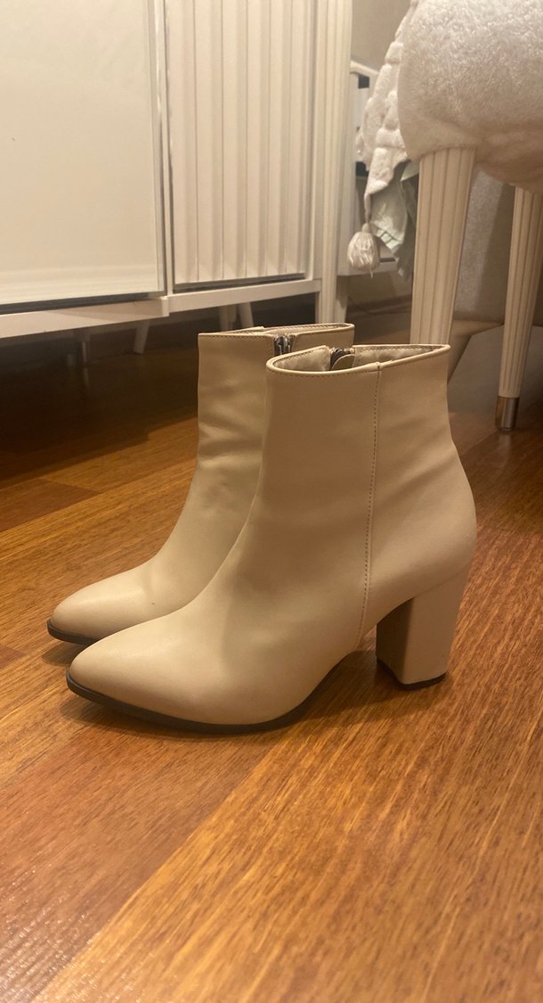 Bej Deri Fermuarlı topuklu  Kadın Bot - Görsel 4