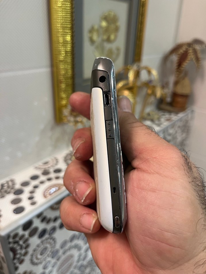 Beyaz BlackBerry QWERTY Telefon - Görsel 3